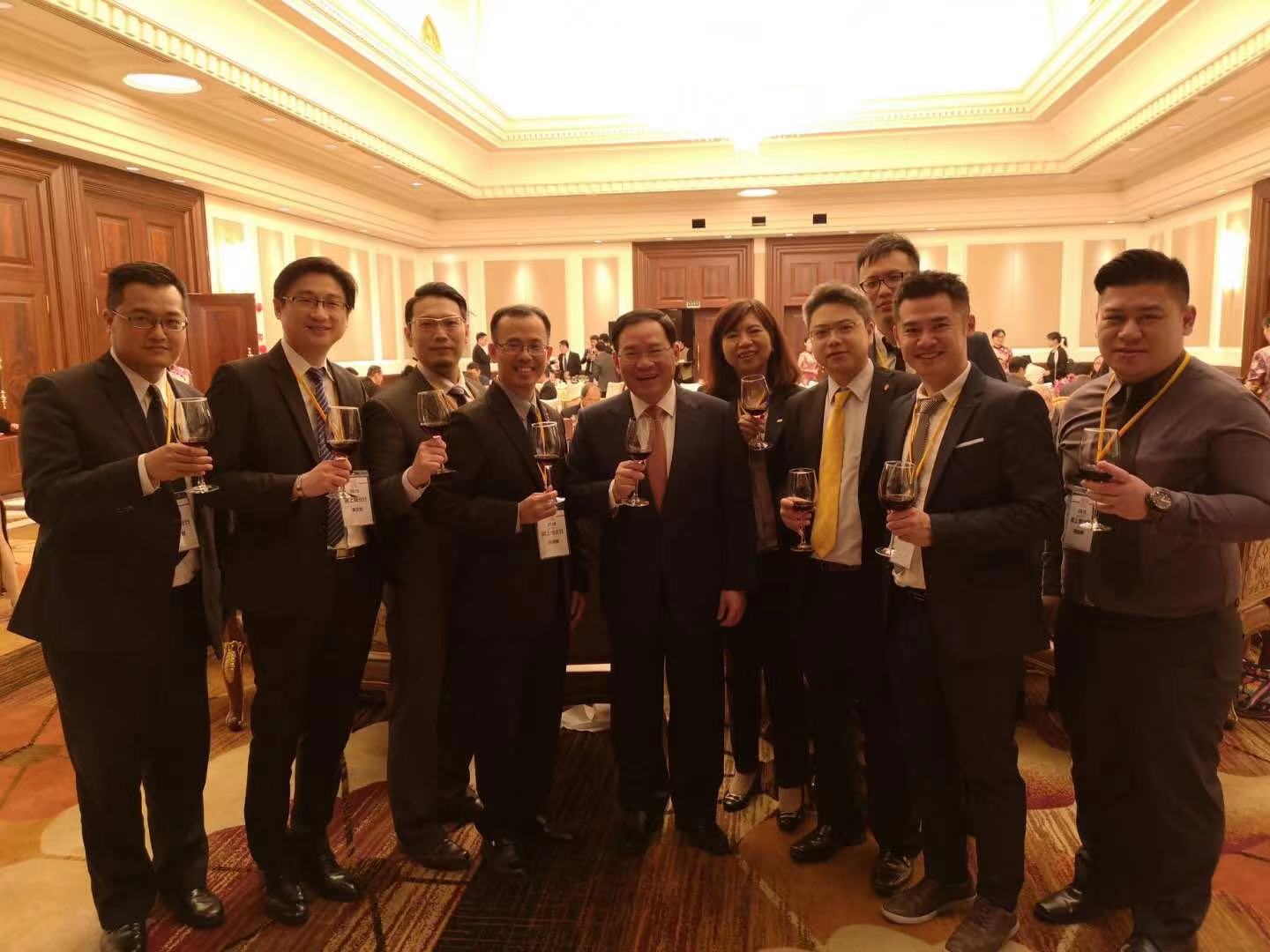 現任中國國務院總理李強合影